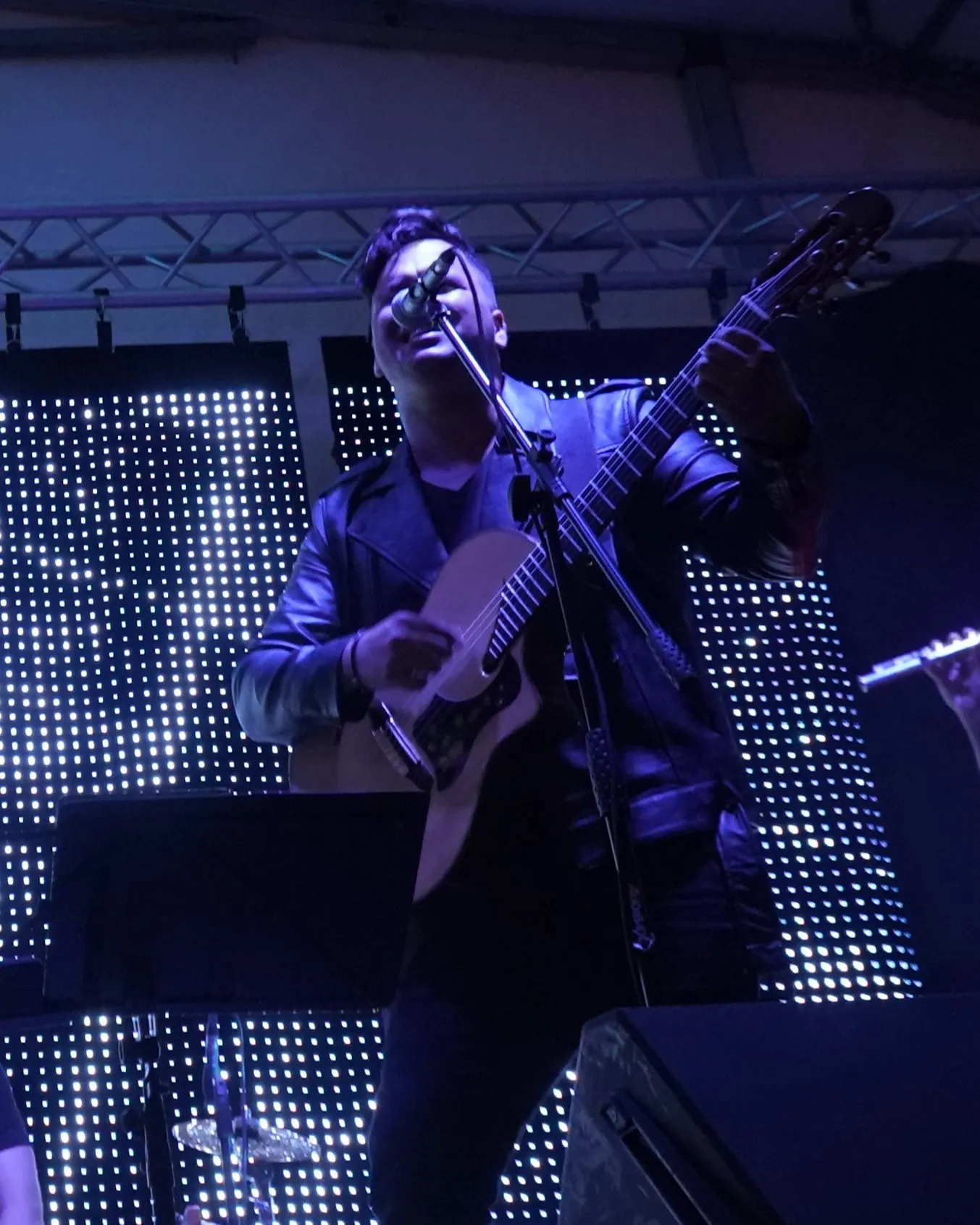 Formato solo guitarra y voz